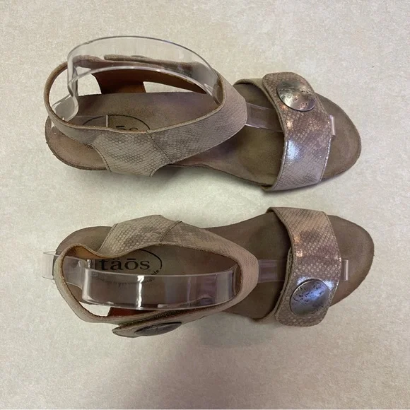Taos Women Carousel 2 Leather Silver Platform Wedge Sandals 7-7.5 - Picture 4 of 9